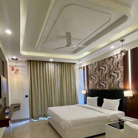 Hotel Maple Tree - Near Ekana Cricket Stadium - Лакнау Екстериор снимка