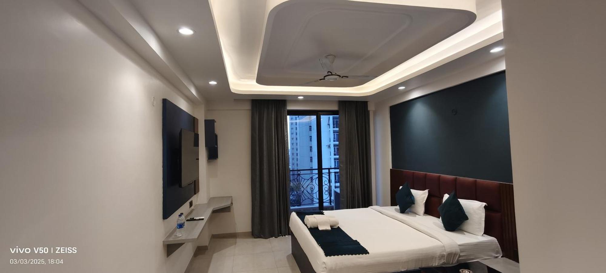 Hotel Maple Tree - Near Ekana Cricket Stadium - Лакнау Екстериор снимка